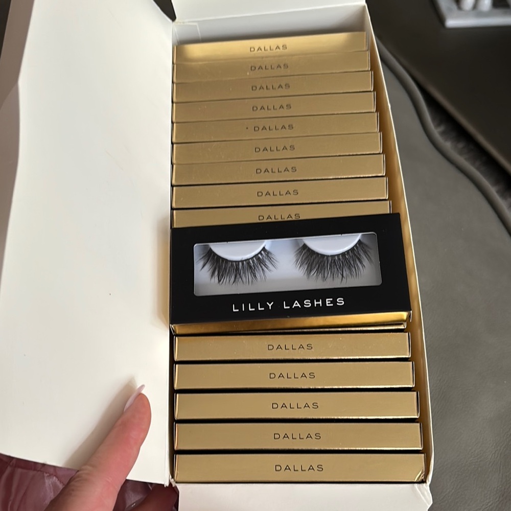 Lilly Lashes Dallas Faux Mink Lashes 19 total lashes